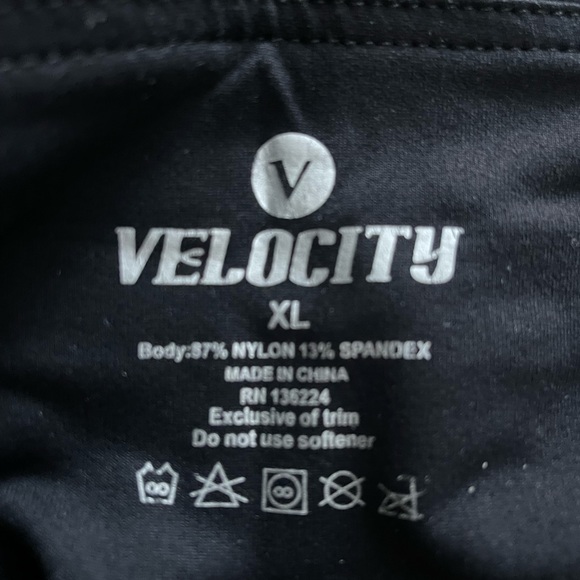 Velocity capris size XL - Picture 4 of 4